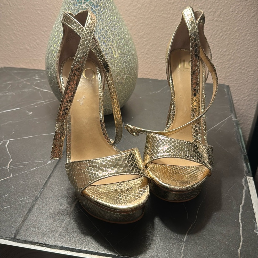 Jennifer Lopez Gold Heels size 7 1/2